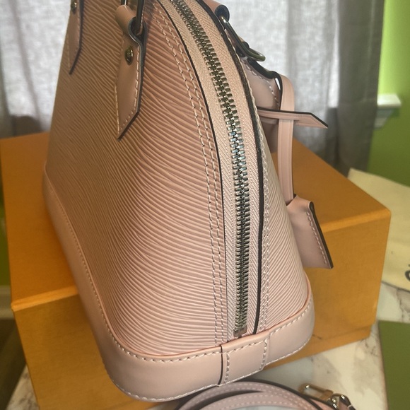 🇫🇷🌸LOUIS VUITTON✨Alma bb in Rose Ballerine Epi✨🌸 - Picture 6 of 11